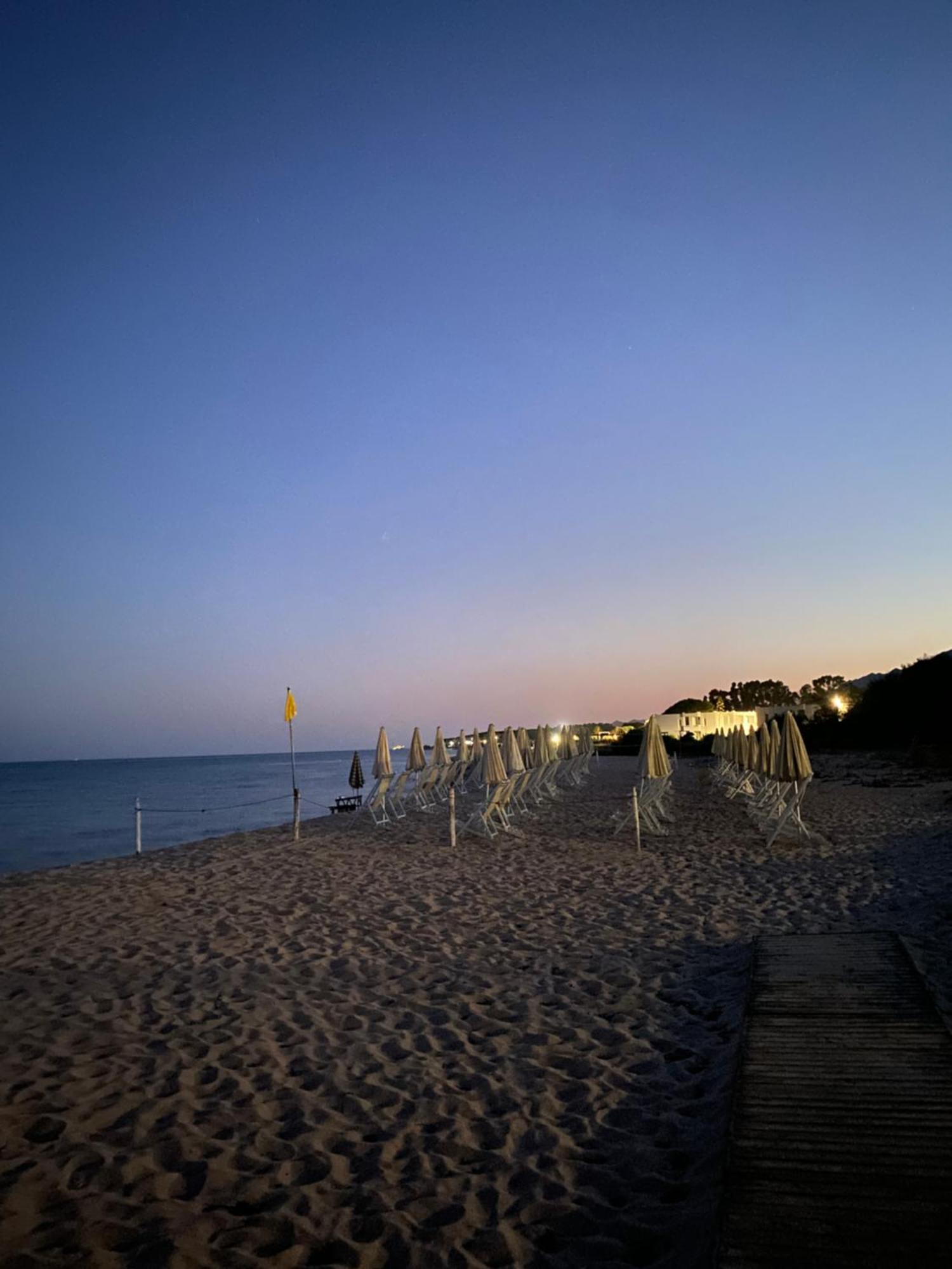Hotel Mare Pineta Santa Margherita di Pula Exterior foto