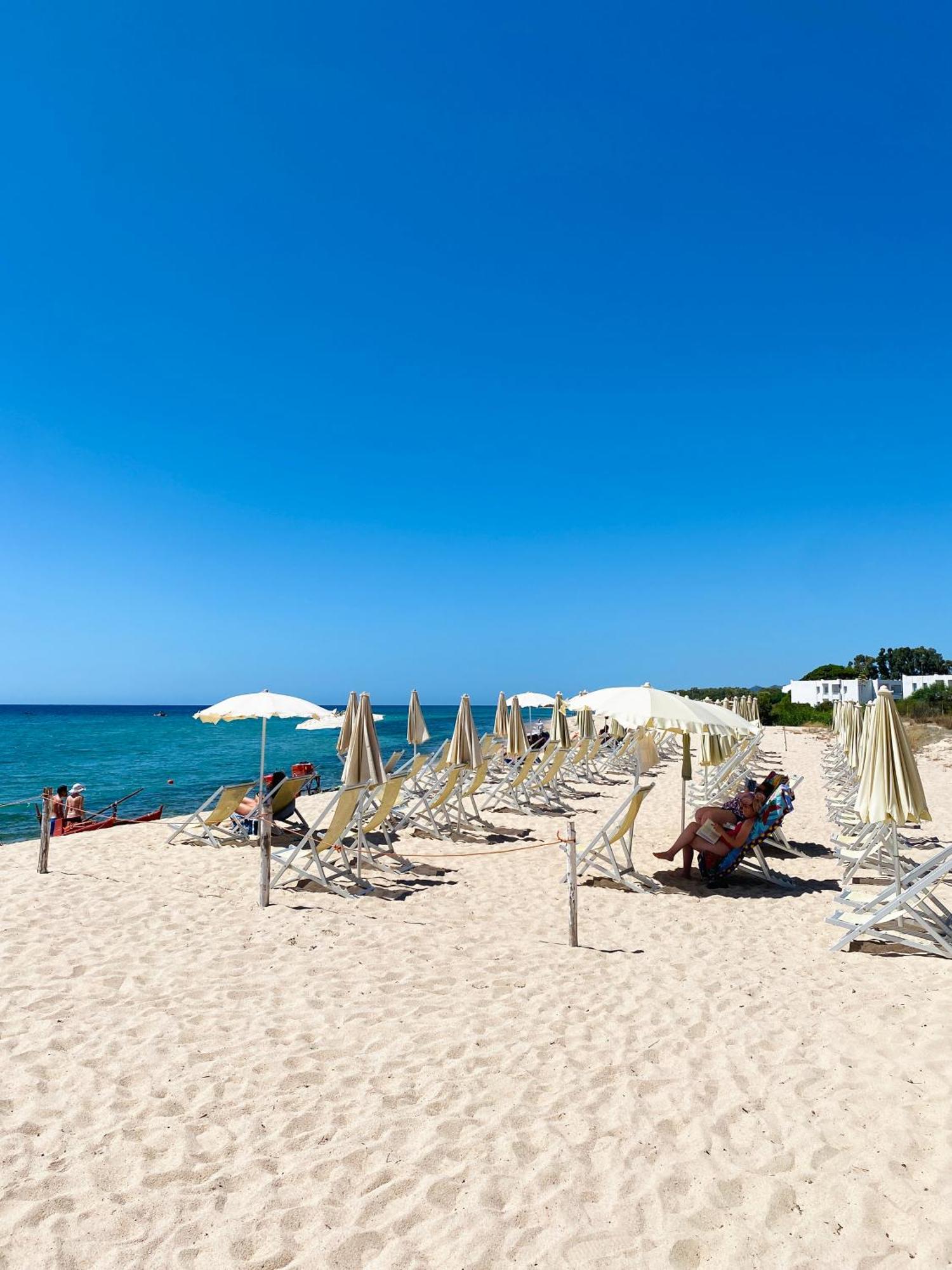Hotel Mare Pineta Santa Margherita di Pula Exterior foto