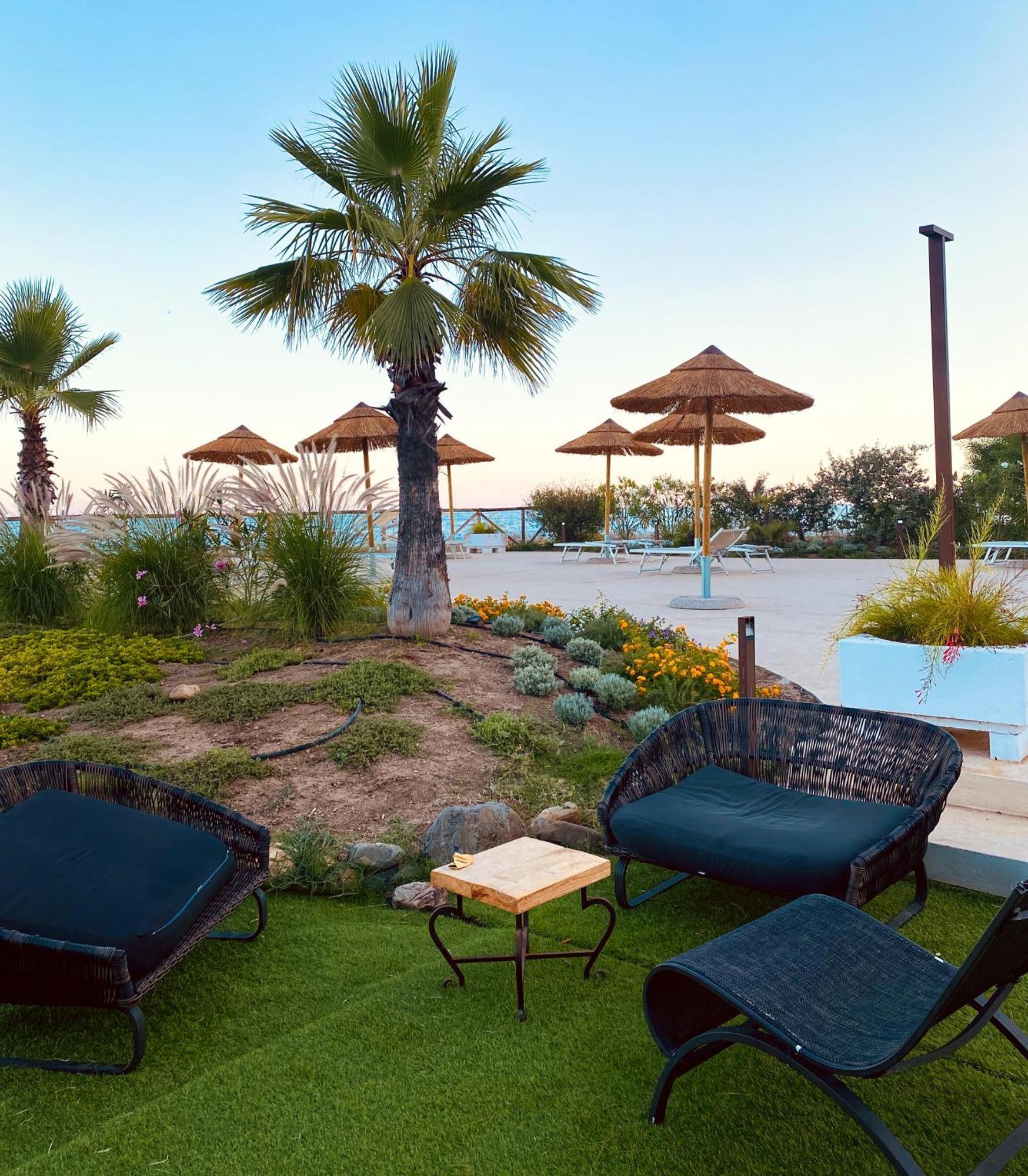 Hotel Mare Pineta Santa Margherita di Pula Exterior foto