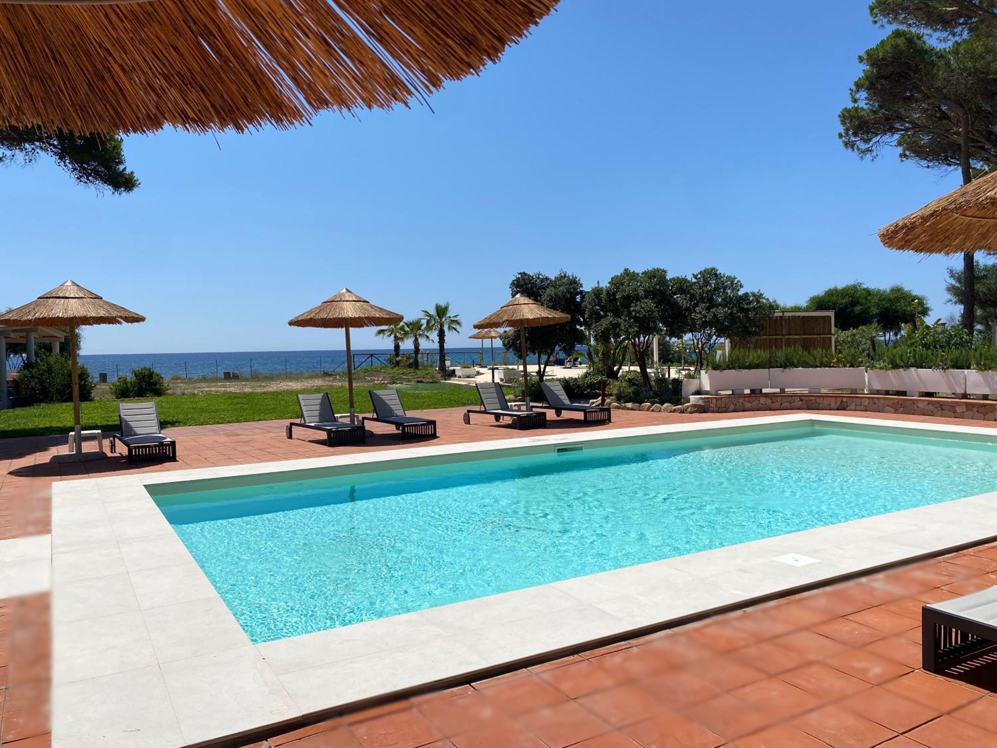 Hotel Mare Pineta Santa Margherita di Pula Exterior foto