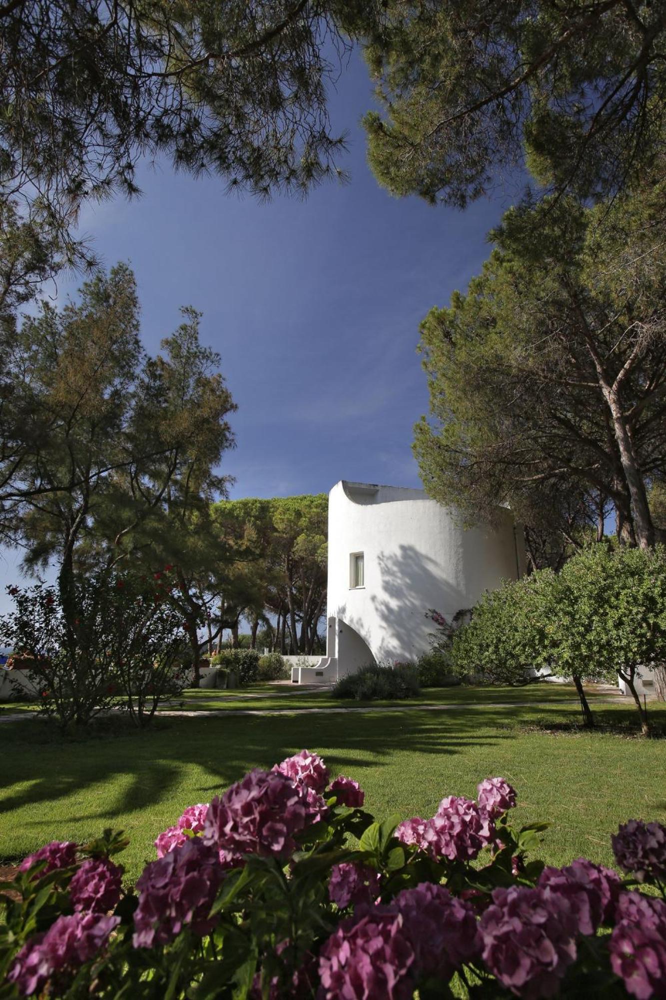Hotel Mare Pineta Santa Margherita di Pula Exterior foto